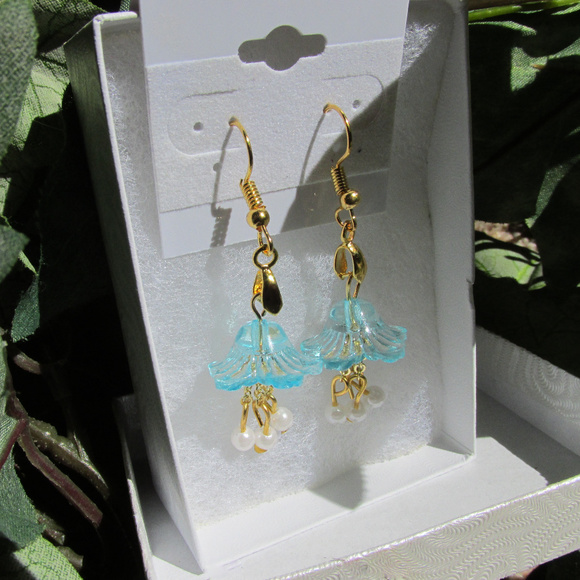 18K Gold Plated Petite Blossoms w/ Dangling Pearls - Picture 2 of 6